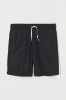 HM  Shorts with side stripes