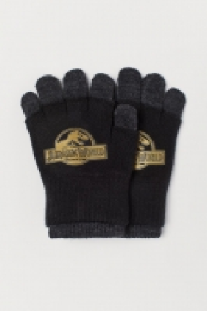 Gloves/Fingerless gloves £2.00