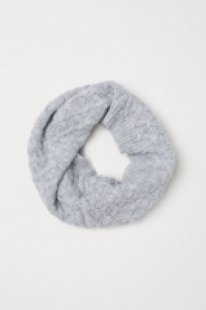 HM  Textured-knit tube scarf