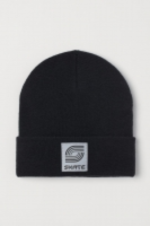 Hat with an appliqué £4.00