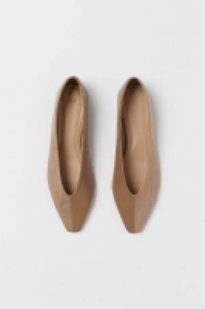Ballet pumps £10.00