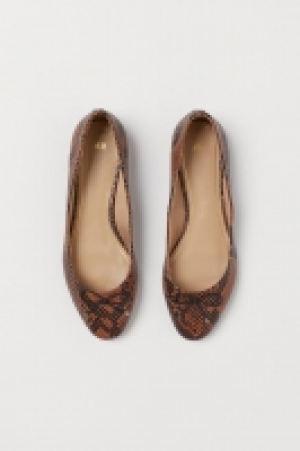 Ballet pumps £7.00