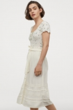 Lace-trimmed skirt £12.00
