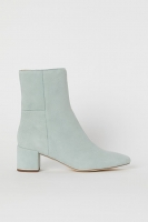 HM  Suede ankle boots