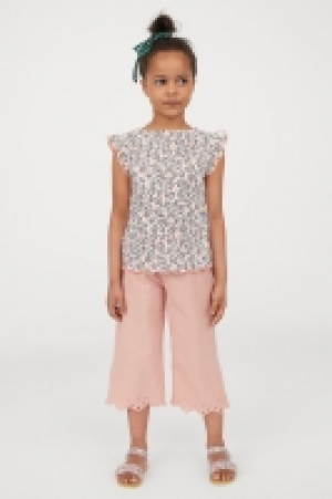 HM  Broderie-trimmed culottes