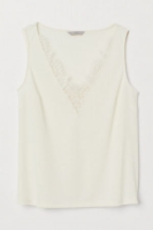 HM  V-neck top with lace