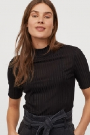 Ribbed top £3.00