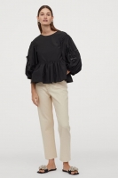 HM  Sequin-appliquéd blouse