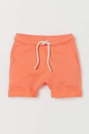 HM  Appliquéd shorts