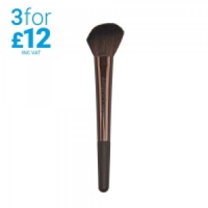 Nude by Nature Angled Blush Brush 06 £4.99