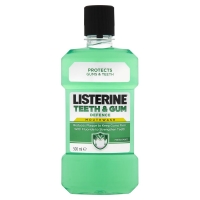 Wilko  Listerine Teeth & Gum Defence Fresh Mint Mouthwash 500ml
