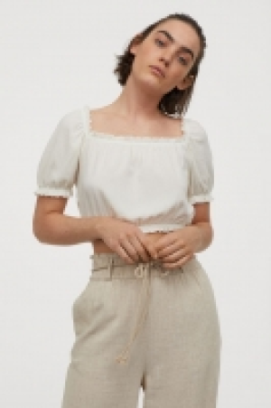 Cropped puff-sleeved top £4.00