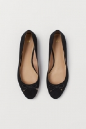 Ballet pumps £5.00