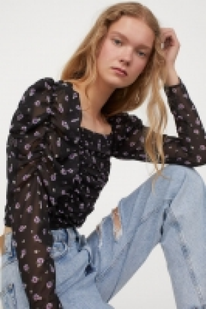 Puff-sleeved top £7.00