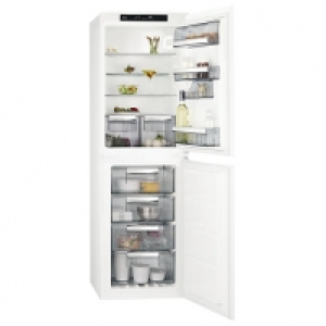 AEG 50:50 Integrated Fridge Freezer SCE8181VNS £825.00