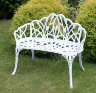 Wilko  Charles Bentley Cast Aluminium 2 Seater Tulip Bench