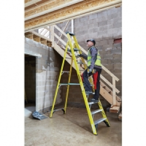 Youngman S400 10 Tread Fibreglass Platform Stepladder £190.00