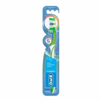 Wilko  Oral-B Complete 44 Medium Manual Toothbrush