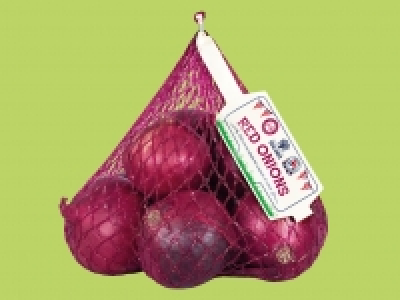 Oaklands Red Onions £0.39