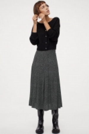 Calf-length skirt £12.00