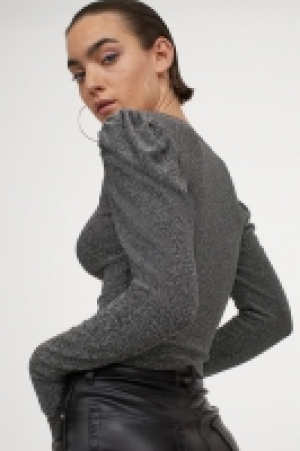 Puff-sleeved top £4.00