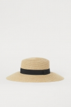 Straw hat £5.00