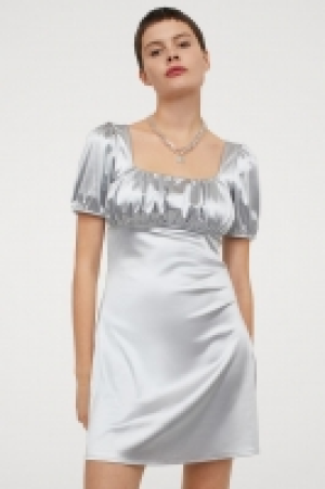 Puff-sleeved dress £4.00