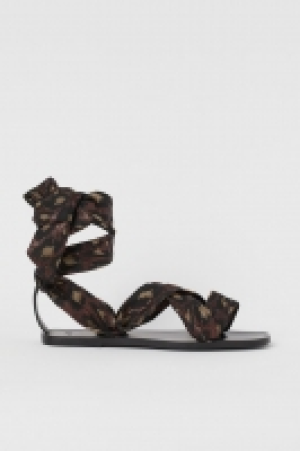 HM  Tie-strap sandals