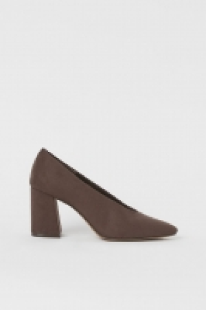 HM  Block-heeled court shoes