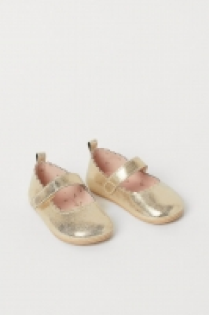 Ballet pumps £8.99