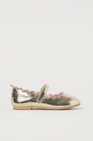 Ballet pumps £7.00