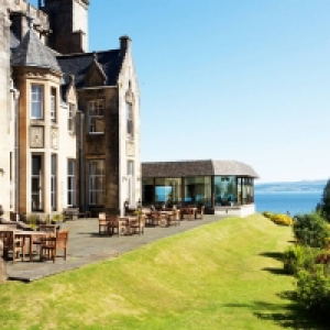 Luxury One Night Stay with Dinner and Fizz Gift Experience f &pound;139.00
