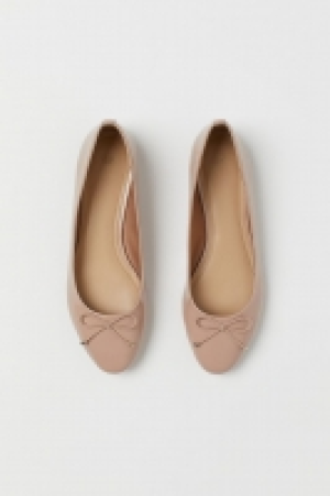 Ballet pumps £8.00