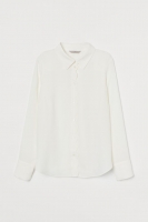 HM  Scallop-trimmed blouse