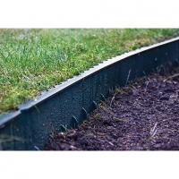 Wickes  Apollo Gardening Plastic Lawn Edging Green - 1m x 130mm