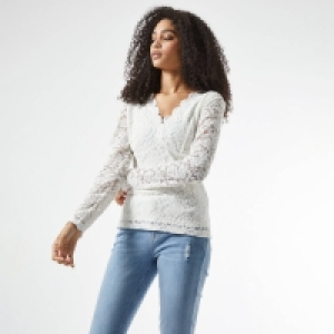 White Scallop Lace Top £10.80