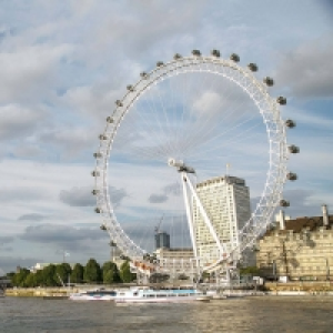 Buyagift Thames Sightseeing Cruise River Red Rover Pass Gift Experien