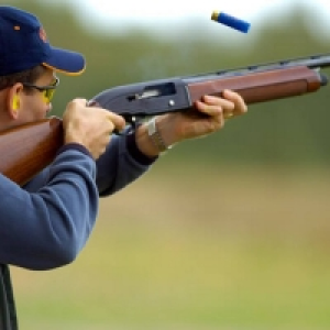 Buyagift Clay Pigeon Shooting Gift Experience with 32 Clays - Over 10