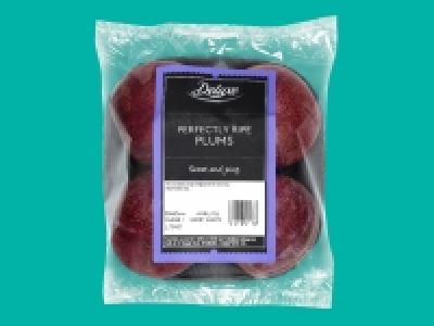 Deluxe 4 Perfectly Ripe Plums £0.99