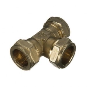 Wickes Brass Compression Equal Tee - 15mm Pack of 5 &pound;9.10
