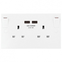 Wickes  Wickes 13A Twin Switched Plug Socket with 2 USB Ports - Whit