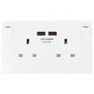 Wickes  Wickes 13A Twin Switched Plug Socket with 2 USB Ports - Whit