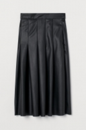 HM  Imitation leather skirt