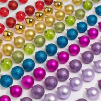 HomeBargains  Festive Feeling: 98 Rainbow Bauble Pack