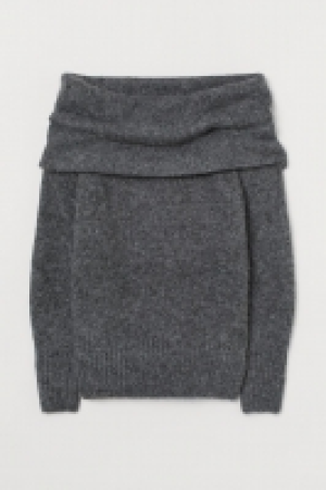 Off-the-shoulder jumper £18.00