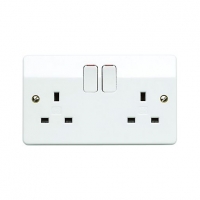 Wickes  MK 13 Amp Double Pole Twin Switched Socket - White - Pack of
