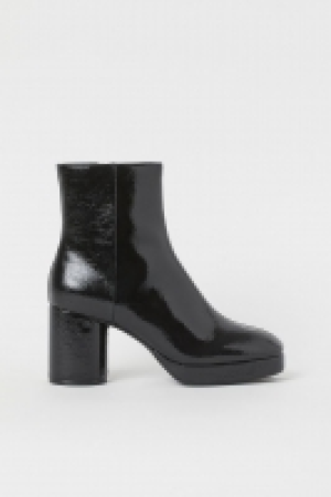 HM  Warm-lined high profile boots