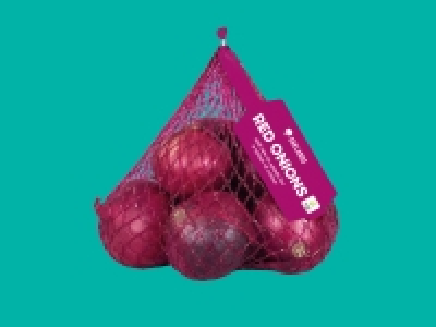Oaklands Red Onions £0.39