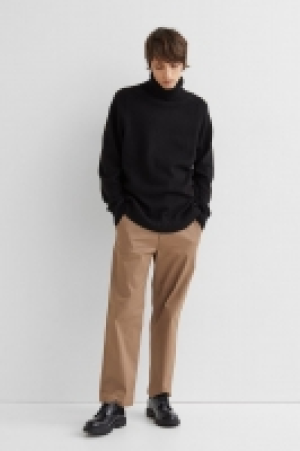 HM  Relaxed Fit Polo-neck jumper