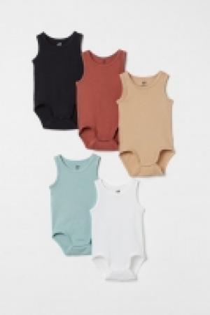 5-pack sleeveless bodysuits £10.00